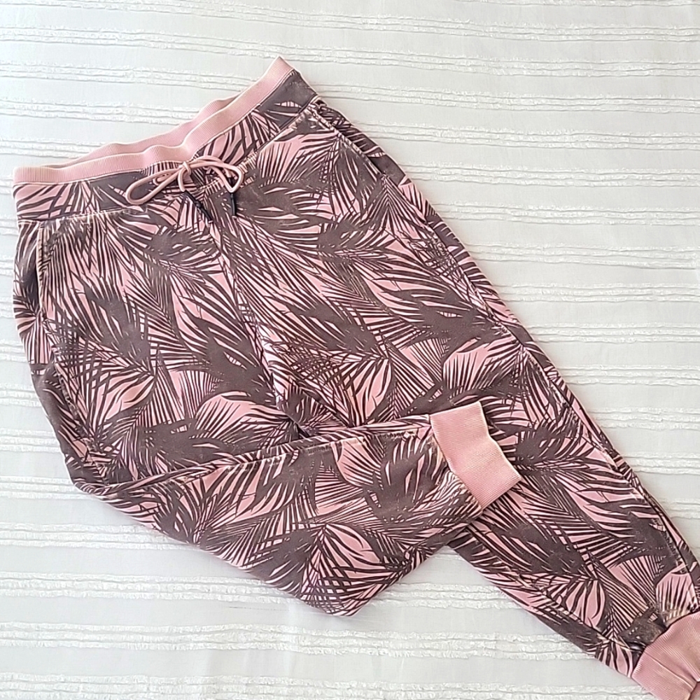 Joylab Joggers Fern print.